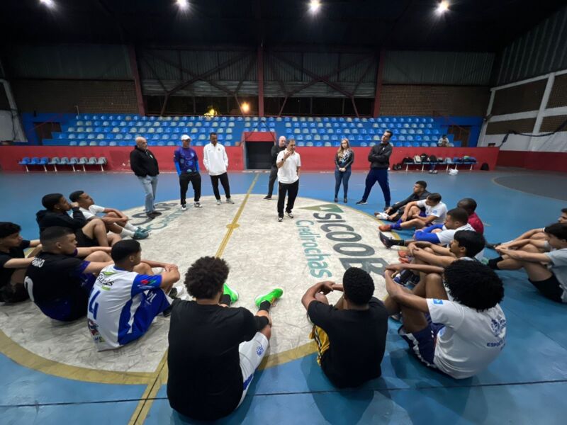 Atletas de futsal de Barra Mansa iniciam treinos com novo técnico – Barra Mansa