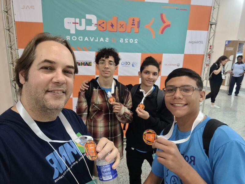 Equipe de Volta Redonda é destaque em evento mundial de Robótica realizado em Salvador (BA)