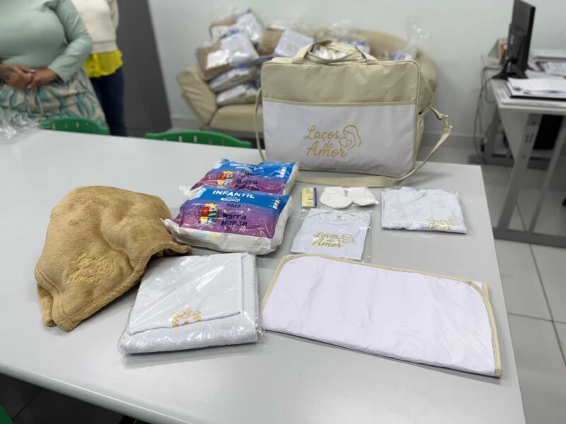 Furlani entrega os primeiros kits de maternidade no Hospital da Mulher – Barra Mansa