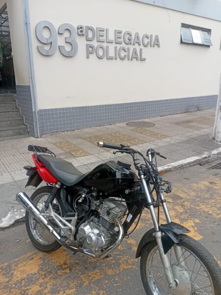 Guarda Municipal de VR apreende moto irregular e com condutor inabilitado