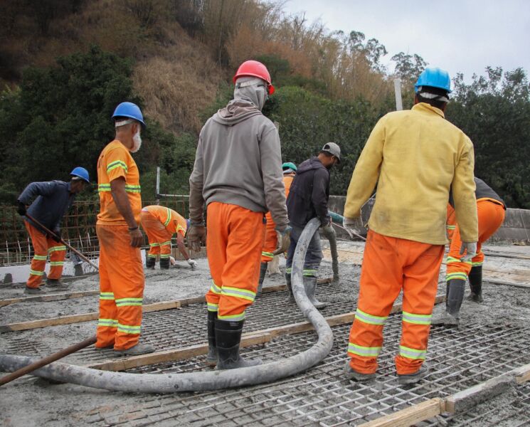 Laje do viaduto do Barbará começa a ser concretada – Barra Mansa