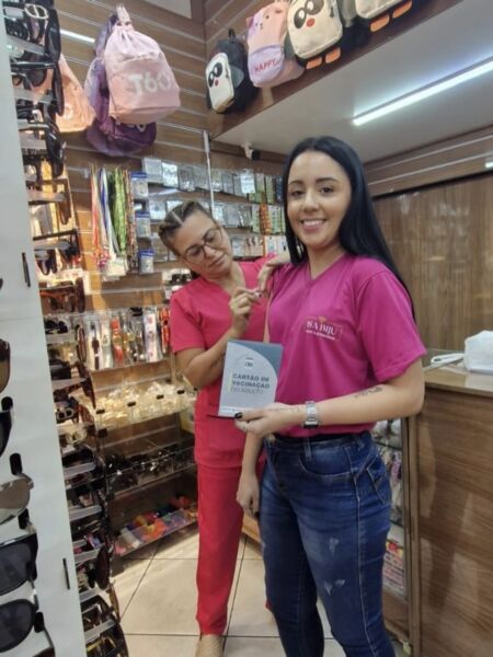 Prefeitura de Volta Redonda vacina mais de 300 comerciantes do bairro Retiro contra a gripe