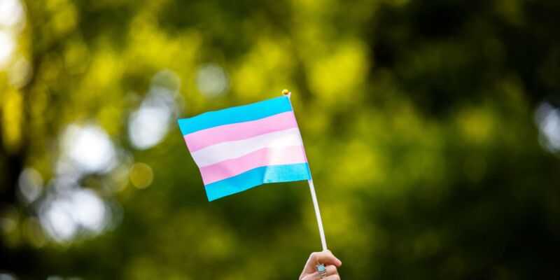 Comitê Olímpico dos EUA proíbe mulheres trans em competições femininas