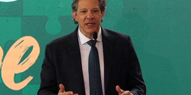 Haddad entrega hoje a Lula plano combater efeitos do tarifaço dos EUA