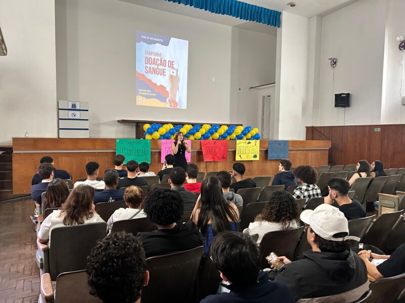 Mês da Juventude: calouros de Engenharia participam de palestra sobre a importância da doação de sangue