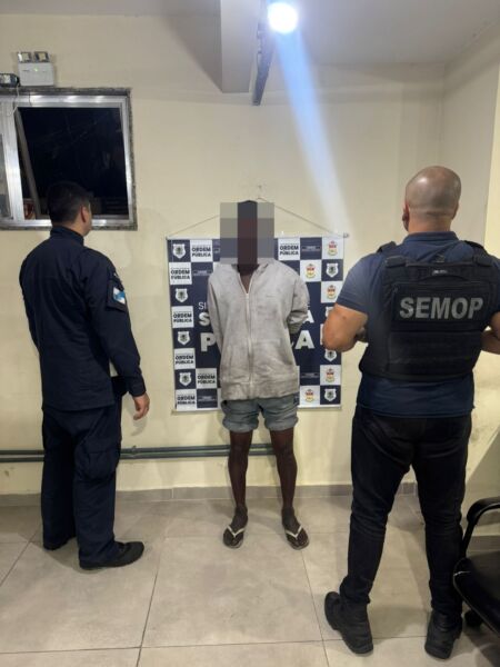 Ordem Pública detém homem por tentativa de furto e apreende veículo suspeito de crimes, em Volta Redonda