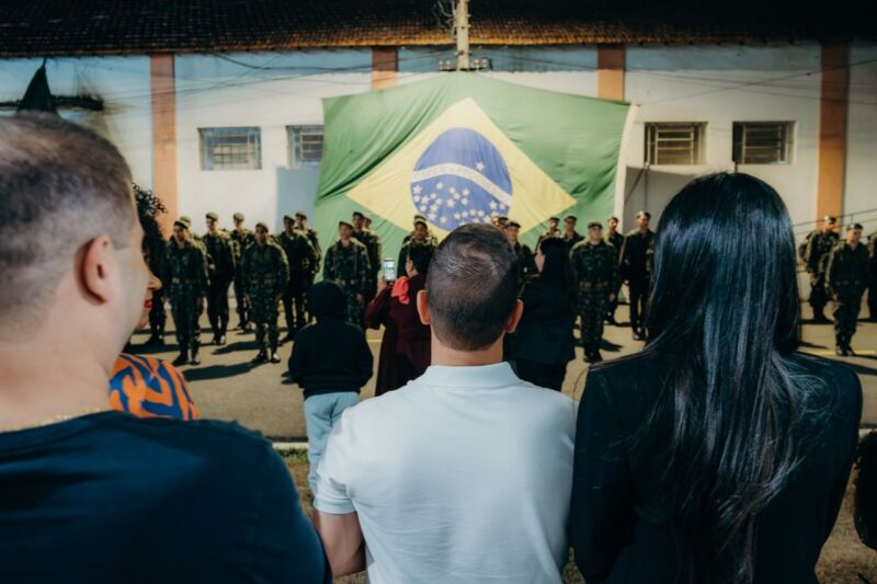 Prefeito Furlani prestigia formatura do Tiro de Guerra em celebração ao Dia do Soldado – Barra Mansa