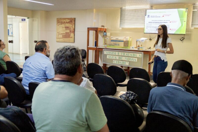 Saae de Volta Redonda capacita funcionários sobre regras ambientais para garantir qualidade do esgoto tratado