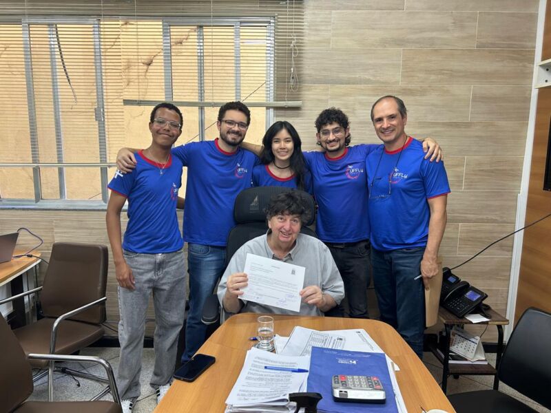 Volta Redonda: equipe da UFF que desenvolve drones agradece ao prefeito por apoio ao projeto
