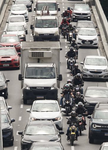 São Paulo (SP), 16/01/2025 - Aplicativo 99, lança serviço de Moto Taxi em São Paulo, contrariando norma da prefeitura que proíbe o serviço.
Foto: Paulo Pinto/Agência Brasil