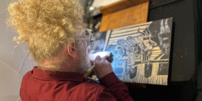 Artista com baixa visão fala da potência de pessoas com deficiência