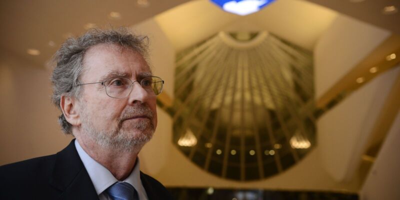 Físico Luiz Davidovich vence prêmio da Academia Mundial de Ciências