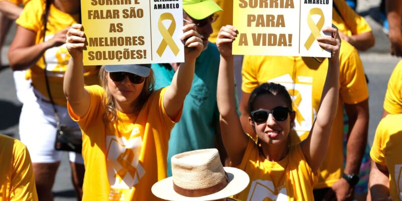 Pediatras alertam para aumento de autoagressão entre adolescentes