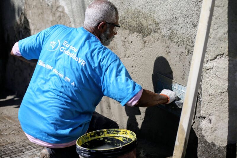 Cidadão VR: alunos do projeto da Prefeitura de Volta Redonda recuperam muro de colégio da rede municipal