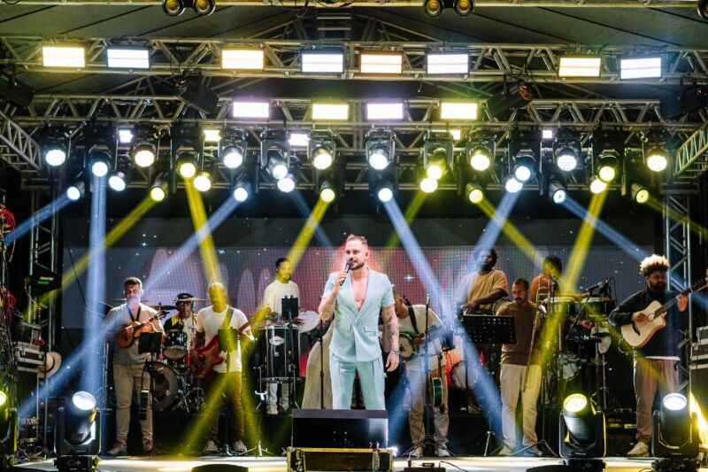 Diogo Nogueira atrai milhares de pessoas à Feira do Amor de Barra Mansa – Barra Mansa