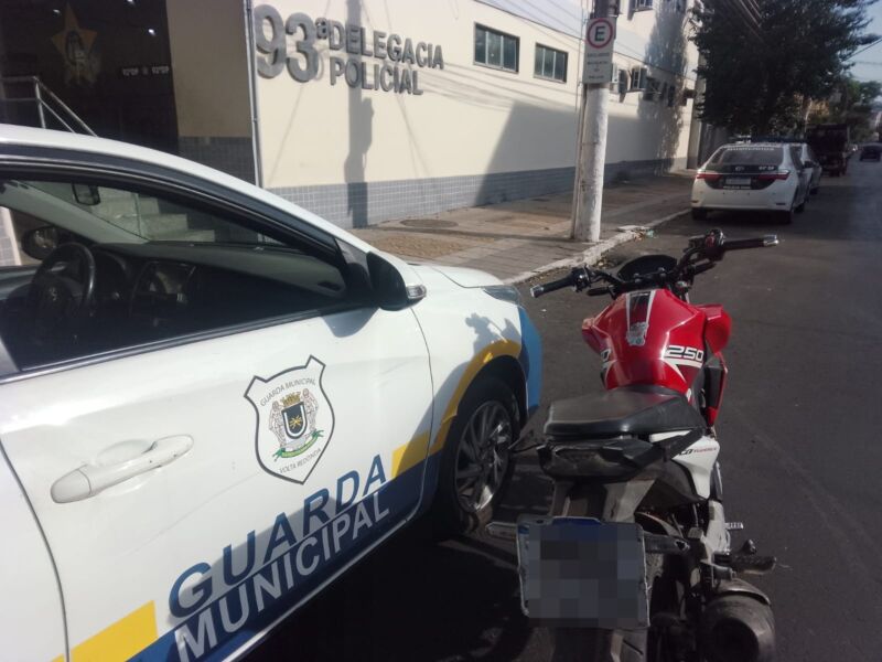 Guarda Municipal de Volta Redonda apreende motocicleta clonada no bairro Santa Cruz