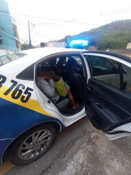 Patrulha do Idoso auxilia mulher de 79 anos a voltar para casa em Volta Redonda