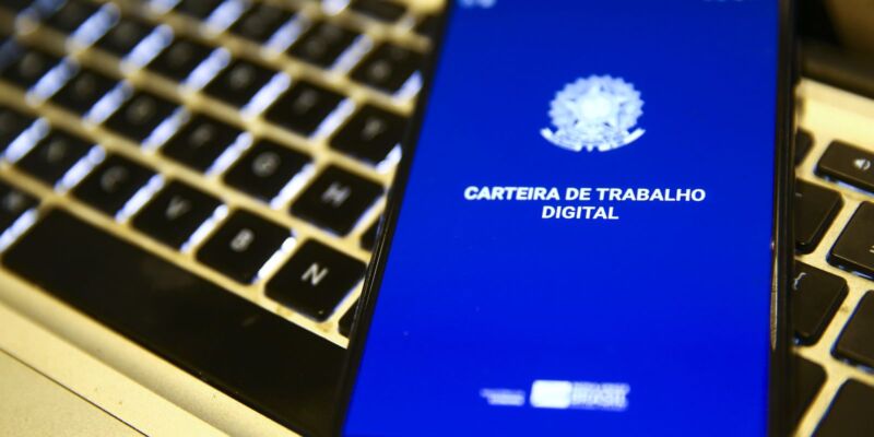 Com mercado aquecido, 53,8% não veem chance de perder emprego