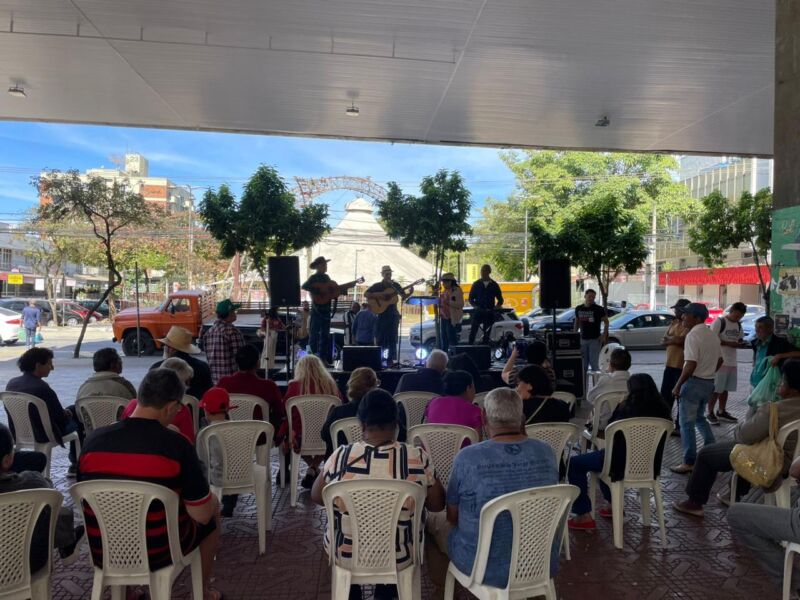Prefeitura de Volta Redonda promove ‘Domingo Cultural’ embaixo da Biblioteca Municipal