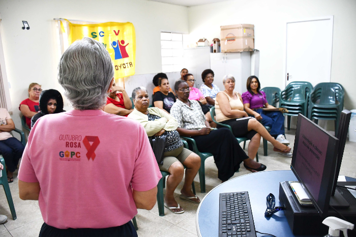 RESENDE PROMOVE RODAS DE CONVERSA SOBRE PREVENÇÃO DO CÂNCER DE MAMA DURANTE OUTUBRO