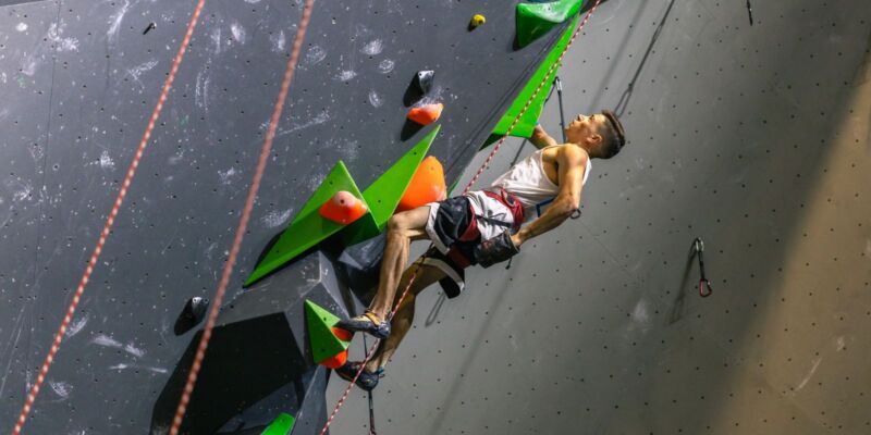 Eduardo Schaus leva bronze na Copa do Mundo de paraescalada na França