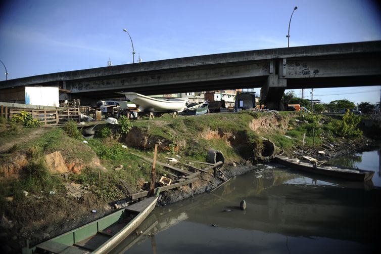 Rio de Janeiro - Moradores do Complexo da Maré, agora ocupado por tropas do Exército e Fuzileiros Navais, vivem expectativa de mudanças sociais (Fernando Frazão/Agência Brasil)