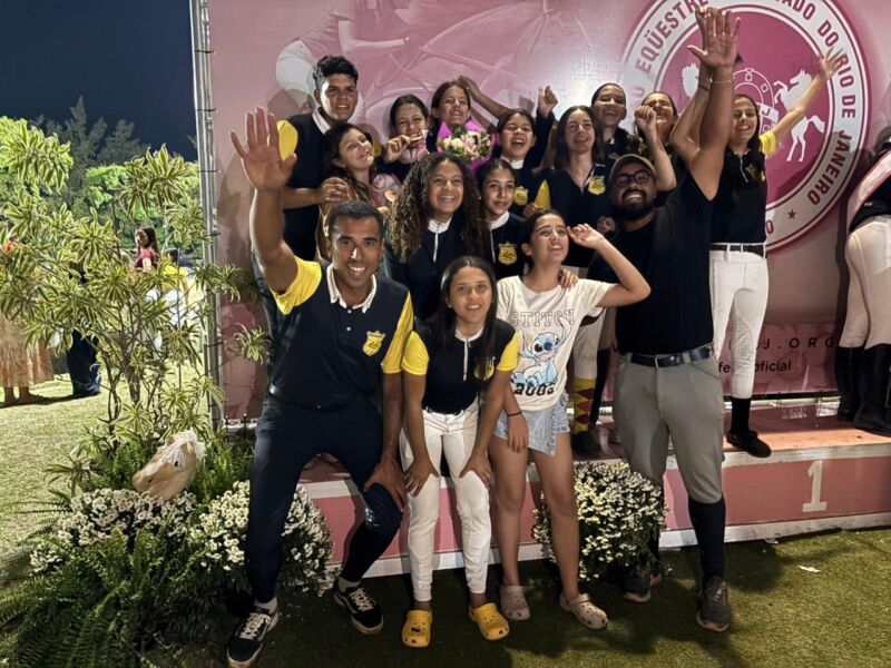 Alunas da Escola Municipal de Hipismo de Volta Redonda conquistam medalhas de prata e bronze em Estadual de Amazonas