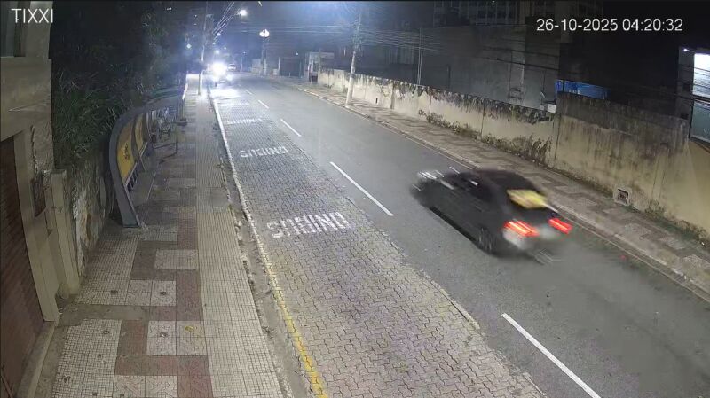 Câmeras da Ordem Pública ajudam Polícia Militar a interceptar motorista embriagada que conduzia carro pela contramão em Volta Redonda