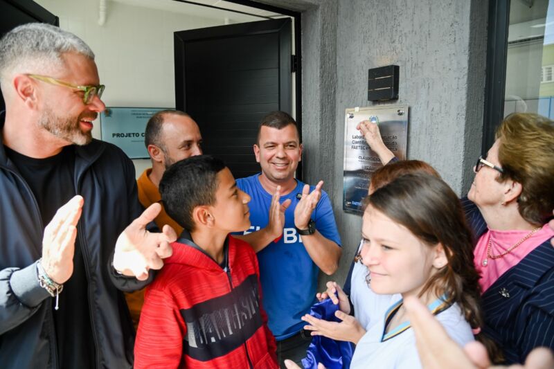 Furlani inaugura moderno laboratório de iniciação científica – Barra Mansa