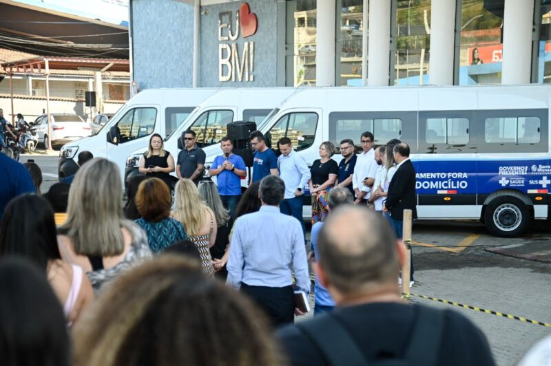 Furlani reforça compromisso com a saúde e entrega três novas vans para o TFD – Barra Mansa