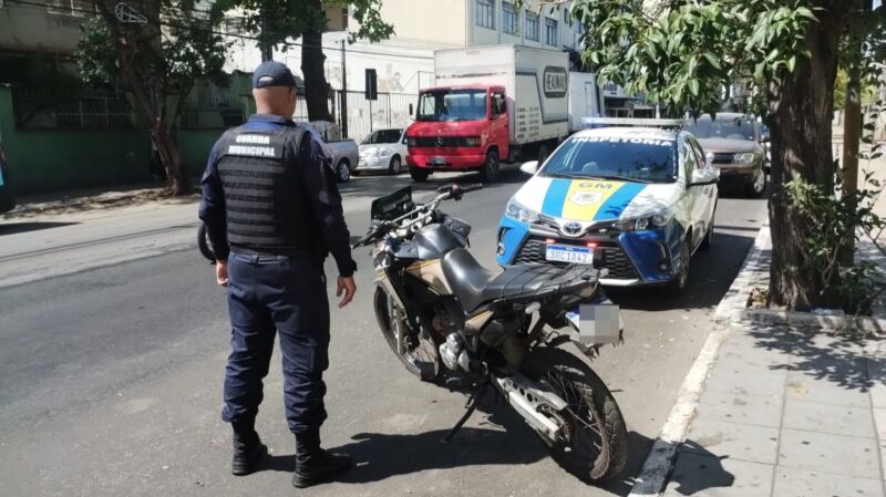 Guarda Municipal de Volta Redonda apreende moto clonada em ação conjunta com a Polícia Civil