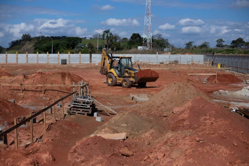 Obra do Batalhão de Ações com Cães da PM, em Volta Redonda, está com 85% das fundações concluídas