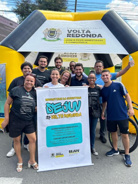 Secretaria da Juventude de Volta Redonda leva ação de cidadania à Vila Americana