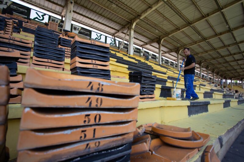 Volta Redonda: revitalização do Estádio da Cidadania prossegue com ações em diversas frentes