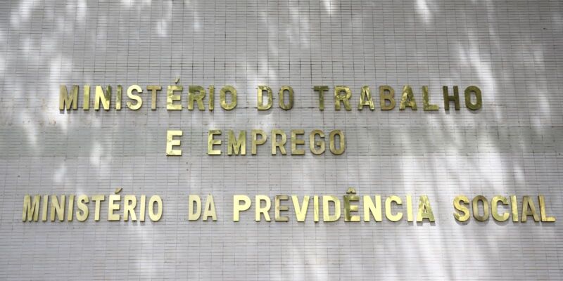 Prazo para divulgar relatório de transparência salarial acaba hoje