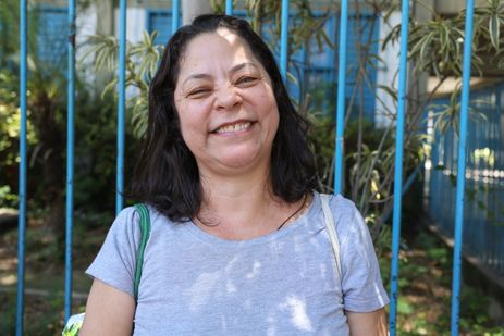 Rio de Janeiro (RJ), 26/10/2025 – A professora de educação infantil, Ingrid do Nascimento Abreu em frente ao Colégio Estadual Julia Kubitschek para a realização Prova Nacional do Docente (PND), no centro do Rio de Janeiro. Foto: Tomaz Silva/Agência Brasil