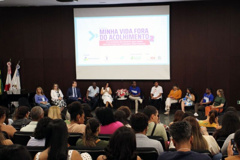 Egressos da Fundação Beatriz Gama representam Volta Redonda em evento nacional sobre acolhimento