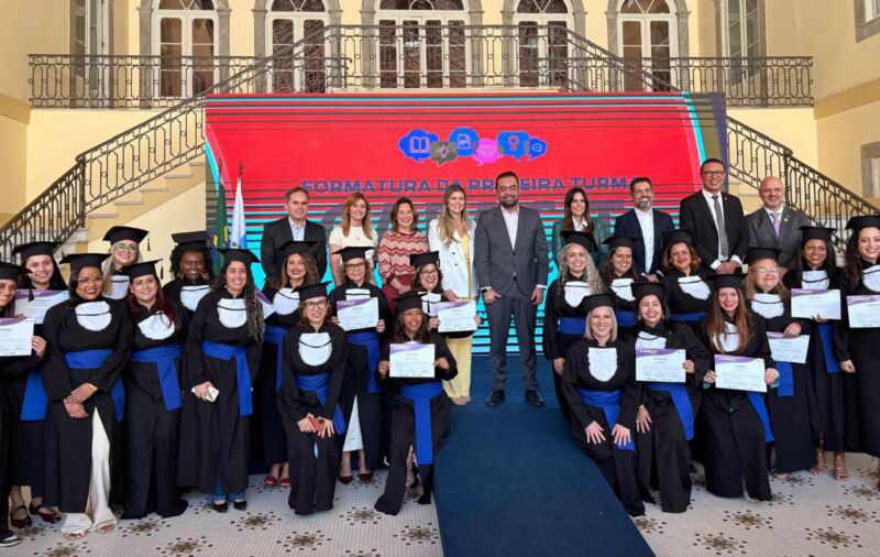 Equipe de Volta Redonda participa da formatura do projeto Capacit Mulher no Palácio Guanabara, no Rio