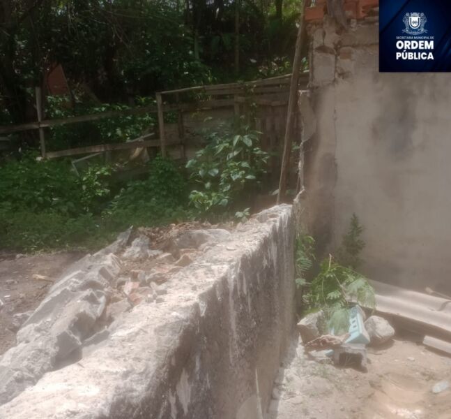 Ordem Pública e Polícia Civil realizam operação para derrubar muro com seteiras construído em Volta Redonda