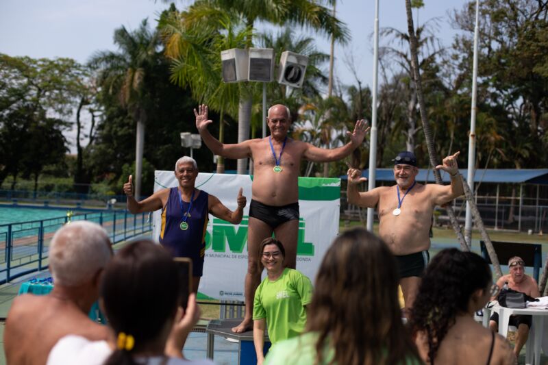 Provas de natação encerram Olimpíada Viva Melhor no Parque Aquático Municipal de Volta Redonda