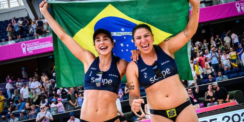 Carol Soberg e Rebecca faturam bronze no Mundial de vôlei de praia