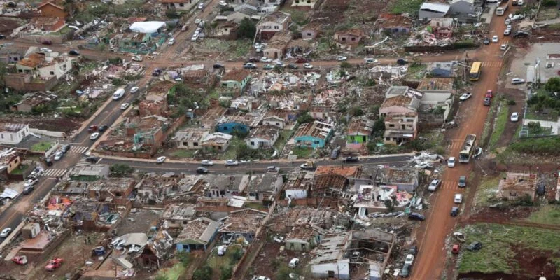 Após tornado, Enem é suspenso em Rio Bonito do Iguaçu, no Paraná