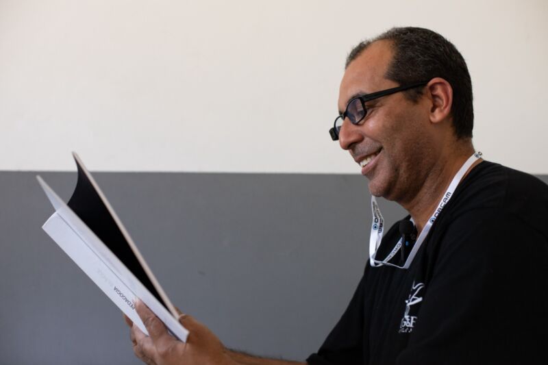 ‘A visão da vida mudou’: tecnologia assistiva transforma rotina de estudante cego do projeto ‘Diploma Cidadão’