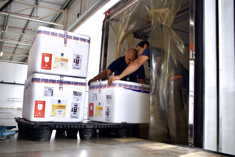 Brasília (DF), 02/12/2025 - Chegada de Vacinas para Bronquiolite (VSR). Fotos: João Risi/MS