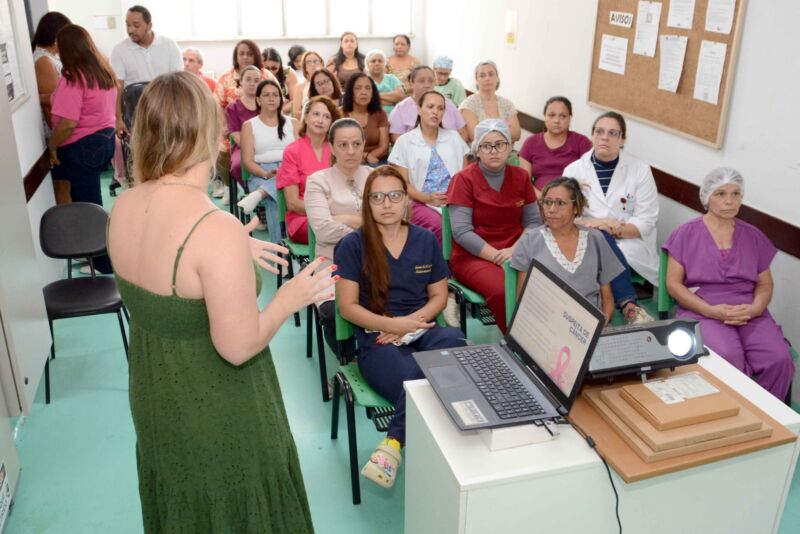Hospital da Mulher de Barra Mansa promove capacitação sobre amamentação segura durante o Dezembro Vermelho – Barra Mansa