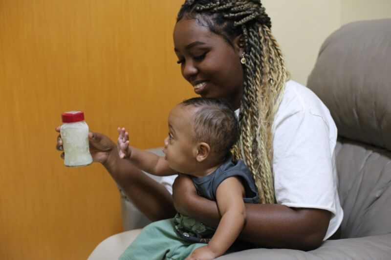 Mãe de prematuros destaca a importância do Banco de Leite de Volta Redonda