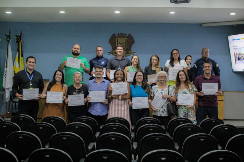 Nova composição do Conselho Municipal de Proteção e Defesa dos Animais toma posse em Volta Redonda