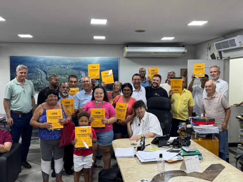 Prefeitura de Volta Redonda entrega Registro Geral de Imóveis a famílias da comunidade da Fazendinha