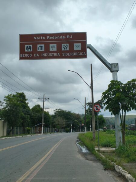 Volta Redonda inicia implantação de placas de sinalização turística