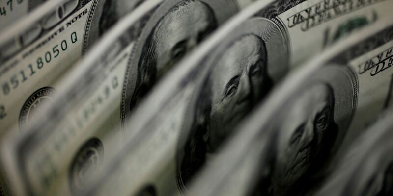 Dólar sobe para R$ 5,24 após indicação de Trump ao BC dos EUA